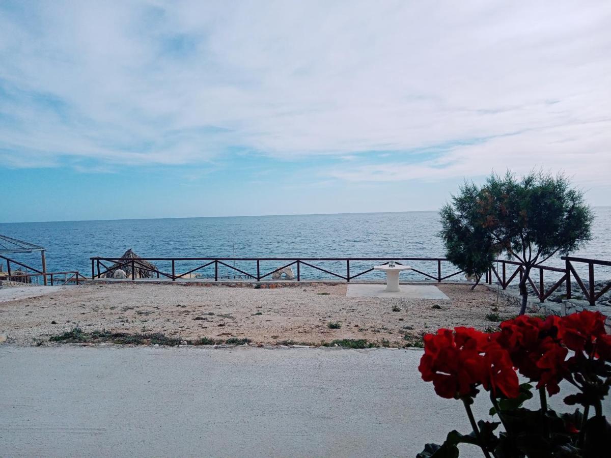 Caravan Fishing Spot Porto Roxa Agios Leon Exterior foto