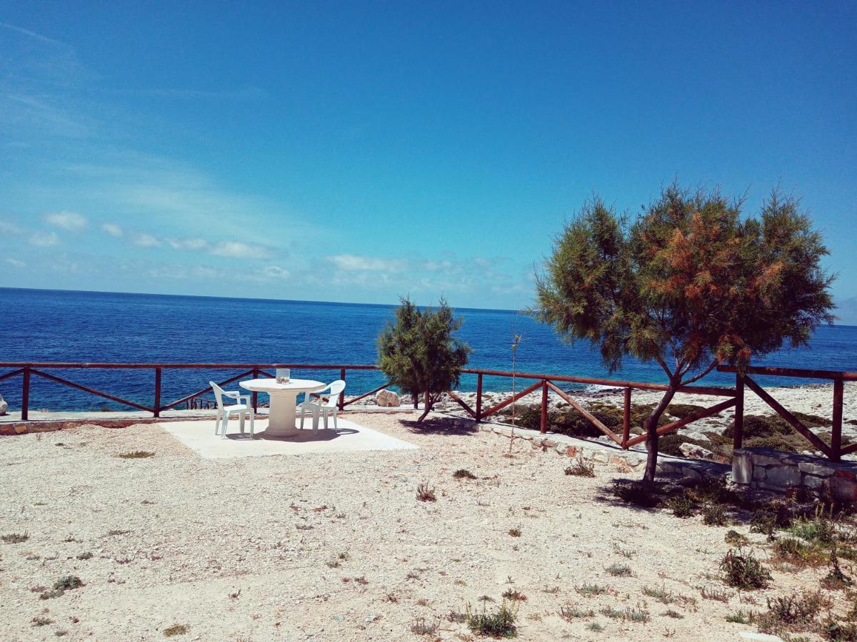Caravan Fishing Spot Porto Roxa Agios Leon Exterior foto