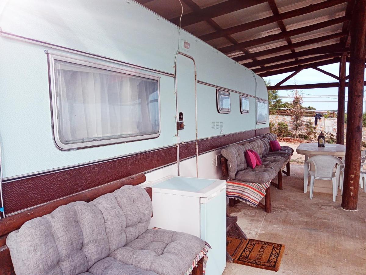 Caravan Fishing Spot Porto Roxa Agios Leon Exterior foto