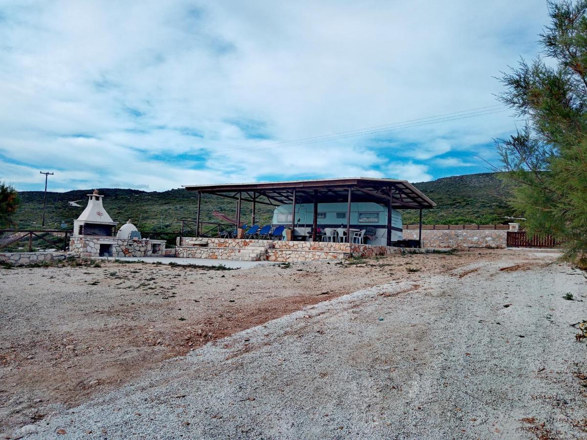 Caravan Fishing Spot Porto Roxa Agios Leon Exterior foto